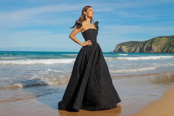 Carolina Herrera Plunge Neck Gown With Removable Overskirt in Black